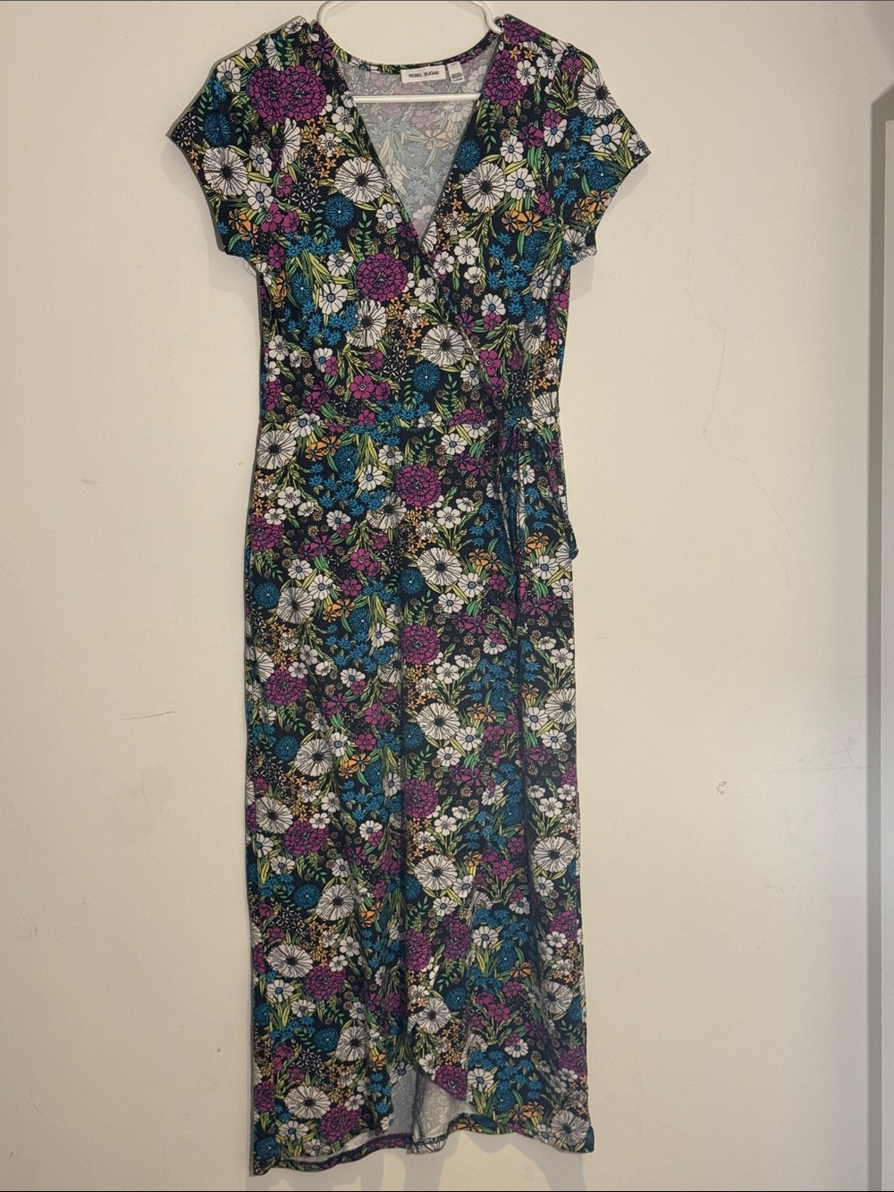 ⭐️ Floral faux Wrap Midi Dress in Multicolor